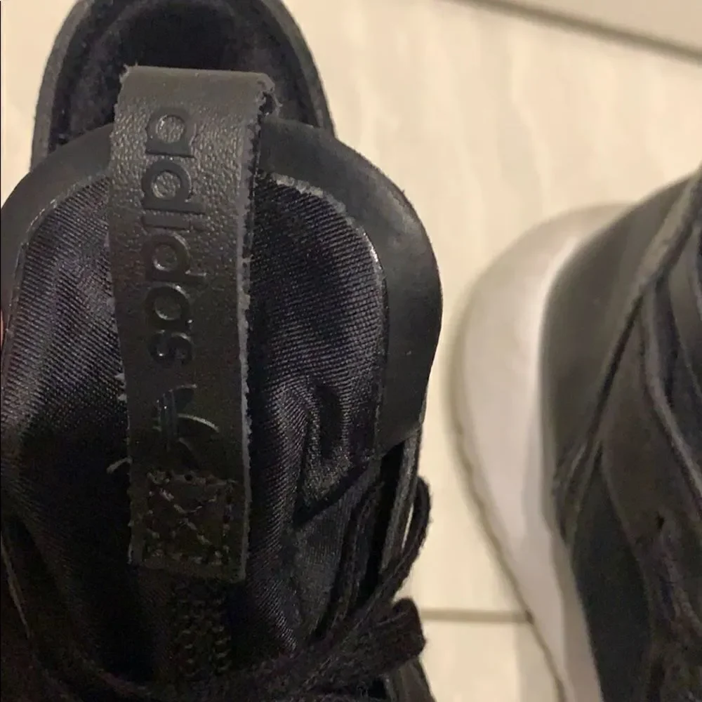 🎉Last deal 🎉Adidas sneakers 👟